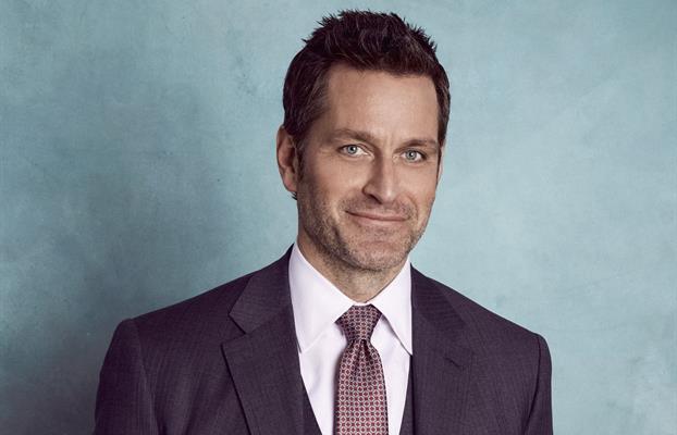 How tall is Peter Hermann?